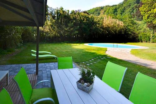  B&B Petit Chateau Les Tourelles in Rivage