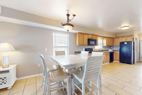 The Breeze by Meyer Vacation Rentals - image 27
