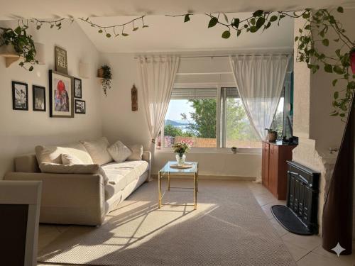 Freedom and Nature House