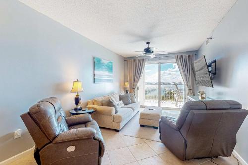 Waterfront condo with shared pool tennis & sauna - near the beach – khách sạn tại Caswell