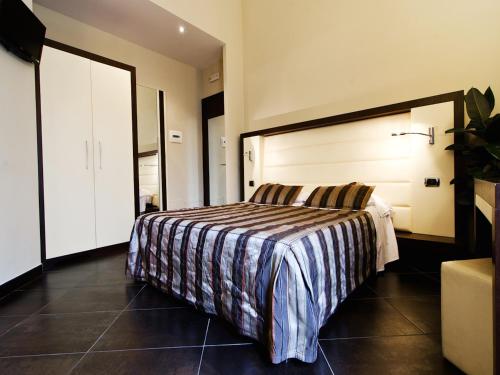 Cenci Bed & Breakfast Fontana di Trevi - image 11