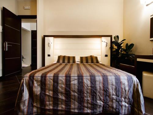 Cenci Bed & Breakfast Fontana di Trevi - image 12