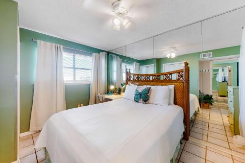 Seaside Beach & Racquet by Meyer Vacation Rentals - image 37
