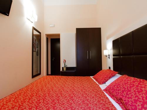 Cenci Bed & Breakfast Fontana di Trevi - image 9