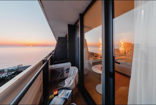 apartment sea line - view in Batumi