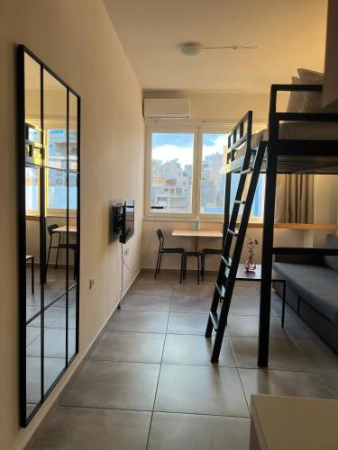 Ælis Suites in Psyrri - Rooftop Access & Acropolis View, Athens