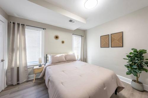 Modern 3BR| Easy Access to NYC + City Views in West Orange (NJ)