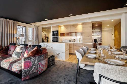Luxurious Apartment with Ski-In and Out Access in Centre