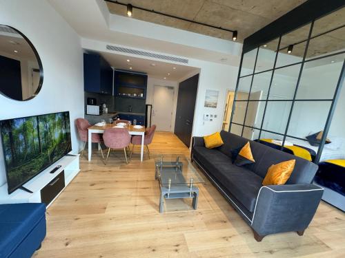 London Cosy flat Balcony, RiverView, O2, Excel