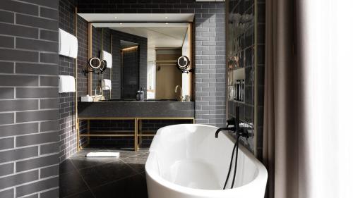 room detail thumbnail 2