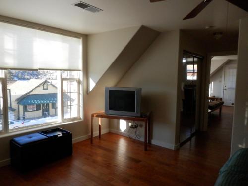 Rainbow Ridge B - 1BR/1BA