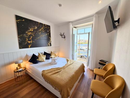 Naval Guest House in วิลลา โด คอนเด