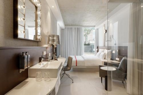 room detail thumbnail 0
