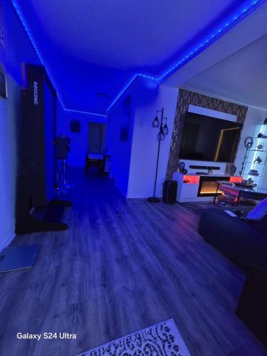 Beautiful Apartment with Board Games and massage Chair to Close to Downtown – khách sạn tại Longueuil