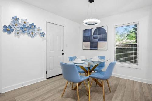 Stylish, Bright 3BR Retreat Near Downtown ATL in Vine City
