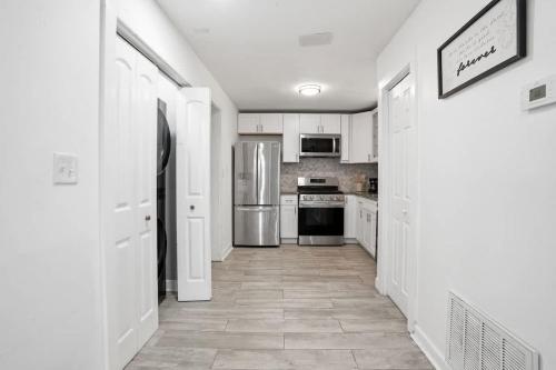 Stylish, Bright 3BR Retreat Near Downtown ATL in Vine City