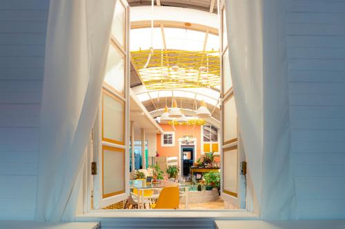 Instalaciones, The Nomad Hostel - SJO Airport 5 min - Private, WiFi & Premium Coffee in Alajuela