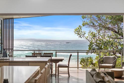 Waves 15 - Beachfront with Pool – khách sạn tại North Stradbroke Island