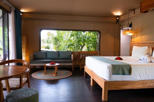 Serenity Sands - Island Glamping in Insulele Mamanuca