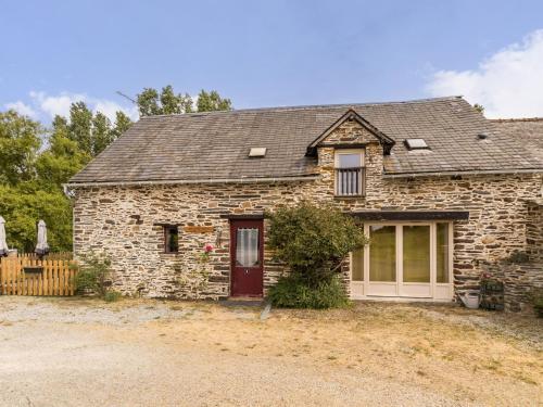 Gîte avec piscine et wifi - 8 pers. - FR-1-306-1349 (Gite avec piscine et wifi - 8 pers. - FR-1-306-1349) in Saint-Julien-de-Vouvantes