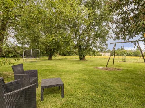 Gîte avec piscine et wifi - 8 pers. - FR-1-306-1349 (Gite avec piscine et wifi - 8 pers. - FR-1-306-1349) in Saint-Julien-de-Vouvantes