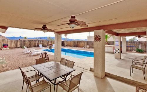 Lovely Vacation Home within Walking Distance of Lake Havasu Marina
