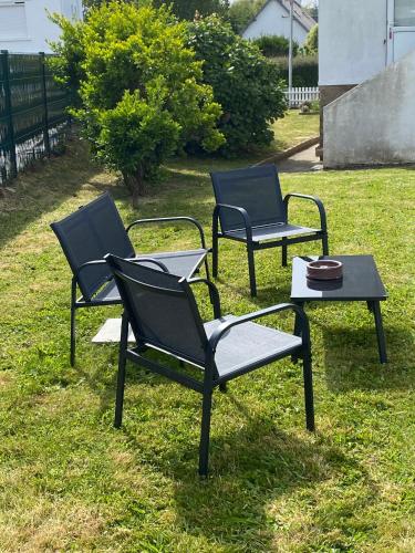 Maison Plestin proche plage et GR 34 avec Jardin in Plestin Les Greves