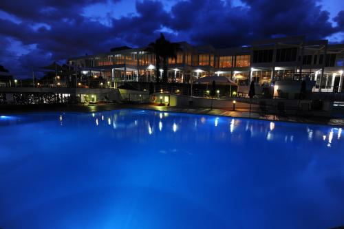Absolute Beachfront Opal Cove Resort