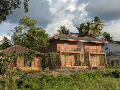 Hotel Villa Lake View in Kurunegala Town Udawalpola