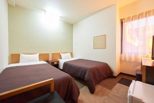 2 twin beds
