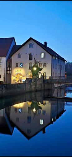 Restaurant, Wasserfallmühle Retreat (Wasserfallmuhle Retreat) in Warendorf