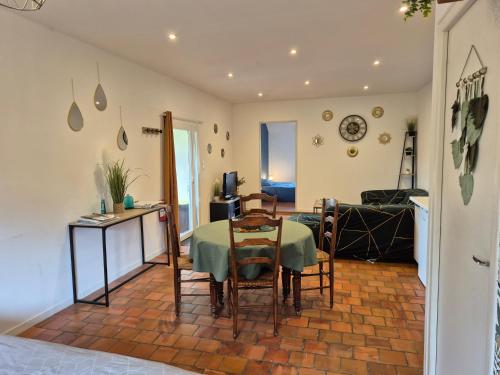 Appartement à 5 min des lacs (Appartement a 5 min des lacs) in Precy-Notre-Dame
