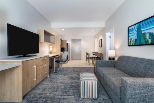 Home2 Suites By Hilton Dallas Addison - image 44