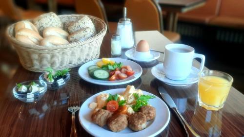 Food and beverages, Central-Hotel Tegel in Airport Berlin-Tegel
