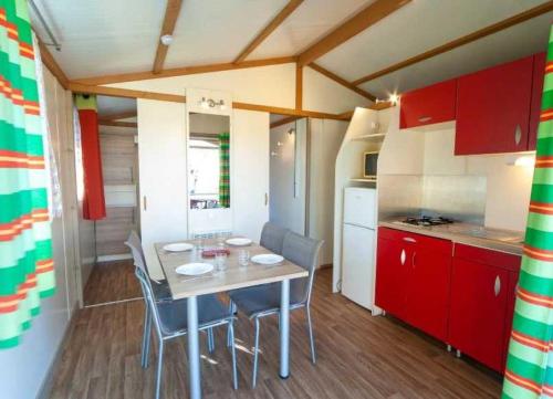 2 bedrooms, 3 beds