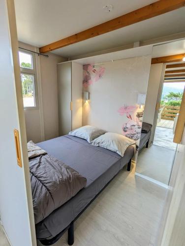 ZEcamping 3 étoiles à 1km de la plage piscine jacuzzi animaux acceptés 2