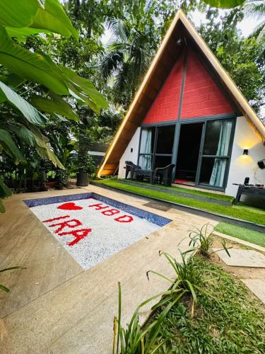 Oh - Bali Villa by Travent Mug in Byalalu