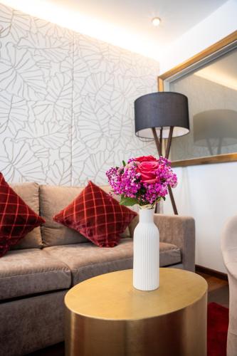 المرافق, Luxury Boutique Hotel Iris Porsche in موندسيى