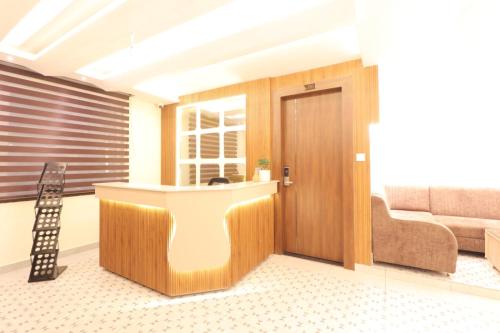 ล็อบบี้, Hotel Gangotri Suites in หิรัญวรา