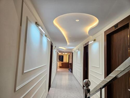 ล็อบบี้, Hotel Gangotri Suites in หิรัญวรา