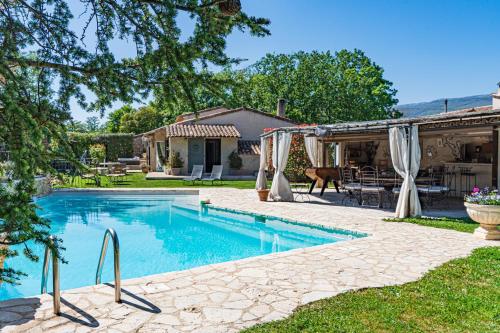 Villa Familiale piscine, spa, entre Cannes et Nice