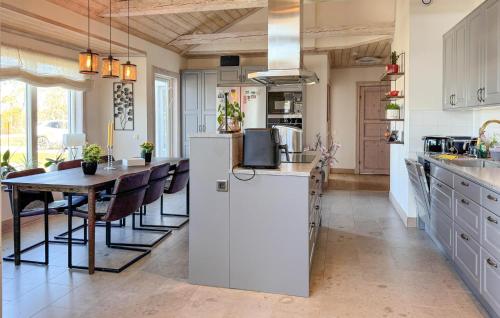 Kuchnia, Amazing Home In Visby in Nyhamn