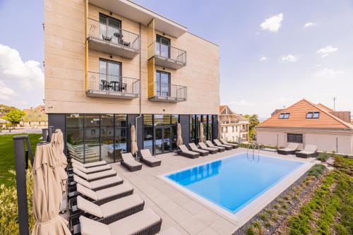 Montello Hotel – khách sạn tại Balatonfured