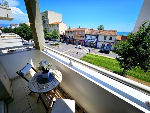 Cosy T2 1-Min Walk to Promenade des anglais & Beach, Sea View