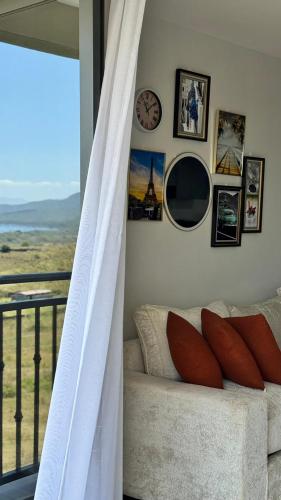 バルコニー/テラス, Stylish 1Bedroon apartment in Nakuru Town in ナクル