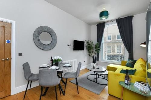 Central 1-Bed with Free Wi-Fi Near Market Square