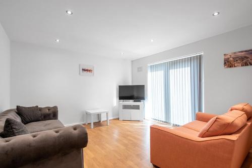 3 Bed Home Near Anfield - Perfect for Football Fans, Liverpool