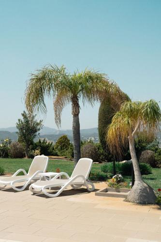 Mountain view 6 bed mansion with Private Padel Court, Pool & Gym in Choirokoitia