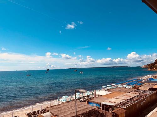 Riviera Infinity