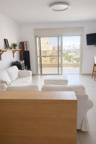 Guestroom, Spacious Family Retreat by the Sea - Solena Suites in Ashdod
